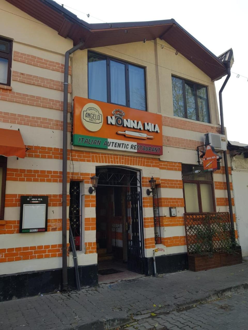 Nonna Mia Hotel Бухарест Екстер'єр фото